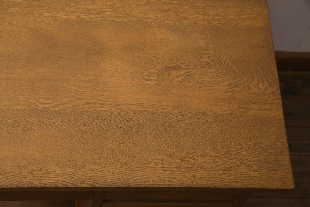 アンティーク家具　昭和中期　ナラ材　ナチュラルテイストにもぴったりな温もり溢れる片袖デスク(机、在宅ワーク、在宅用作業台)(2)