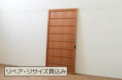 【加工実例】明治期の富山蔵戸に高品質リペアを施しました。吊り戸仕様にする為の加工、吊り金具・ガイドレールを取り付け。左框の両面には取っ手、引き戸鎌錠を取り付けました。格子部分の裏側にはクリアガラスをはめ込み、現状の色味を活かして仕上げました。(引き戸、玄関戸、建具)