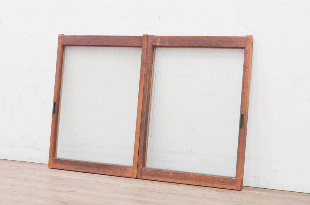 ビンテージ建具　モールガラス入り　レトロな雰囲気作りにおすすめのガラス窓2枚セット(ガラス戸、引き戸、ヴィンテージ)(R-071957)