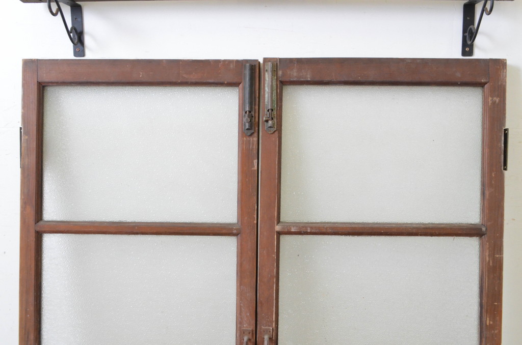 アンティーク建具　ペイント仕上げ限定　古い洋館で使われていた両開き窓と回転窓のセット(突き出し窓、ガラス扉、明かり取り、明り取り)(R-064976)