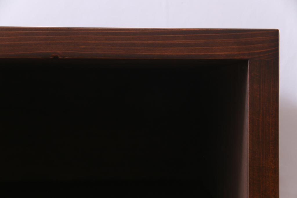 【オーダー注文・受注生産商品】ラフジュ工房オリジナル　脚付き 明治期の松材が味わい深いパタパタ扉のリビングボード(下駄箱、収納棚、サイドボード)