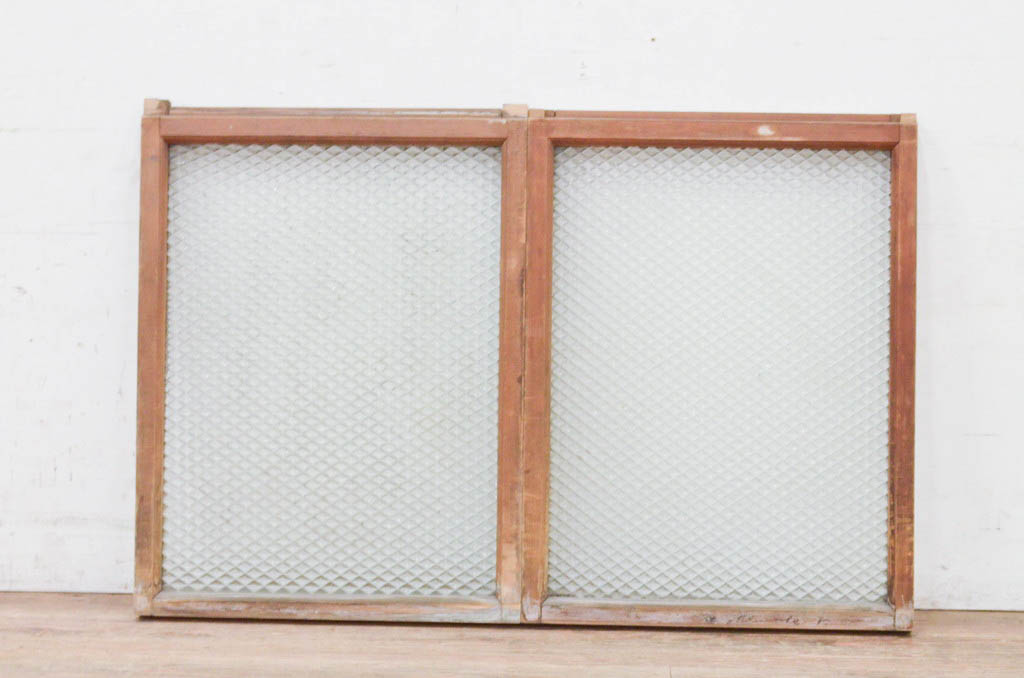 アンティーク建具　大正ロマン　プレスガラス入り　レトロな空間を引き立たせるガラス窓2枚セット(ガラス戸、引き戸)(R-071988)