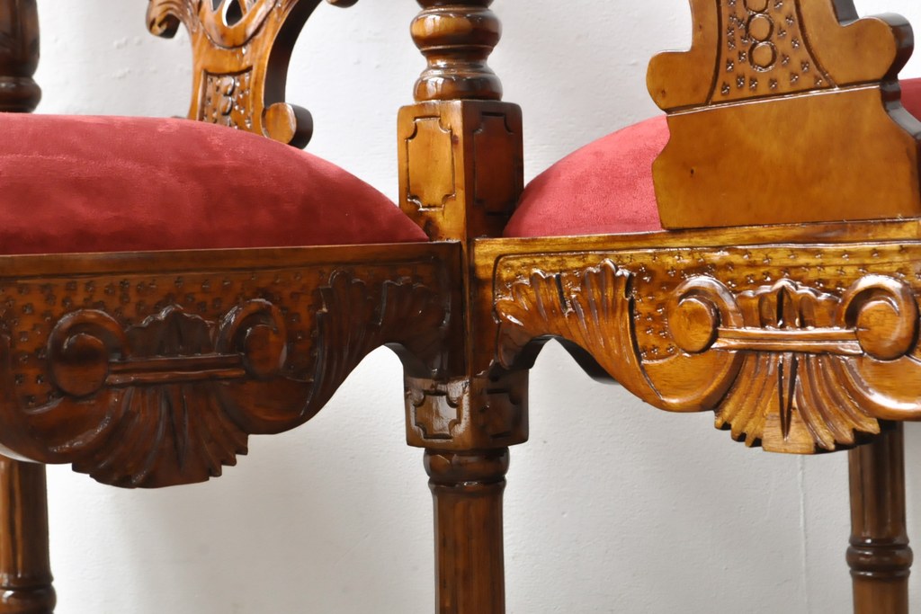 ヨーロッパビンテージ　希少なデザイン　細やかな彫刻入りのラブチェア(キスチェア、椅子、ヴィンテージ)(R-055520)