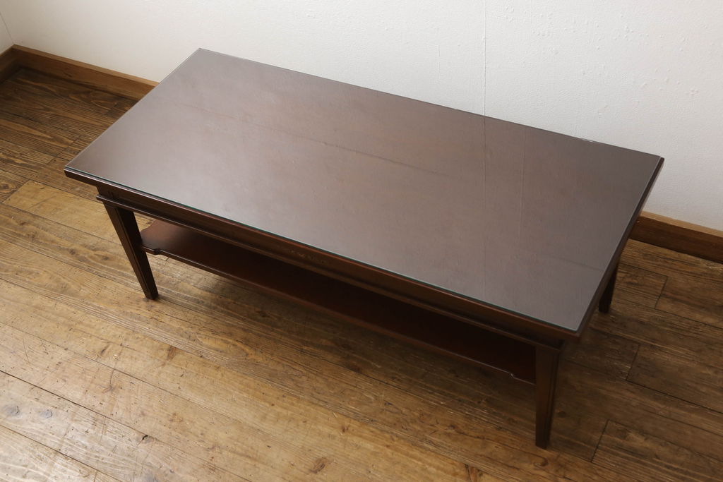 中古　美品　神戸洋家具　メープル不二屋　ガラス天板付き　シックで落ち着いた雰囲気ただようセンターテーブル(ローテーブル)(R-058832)