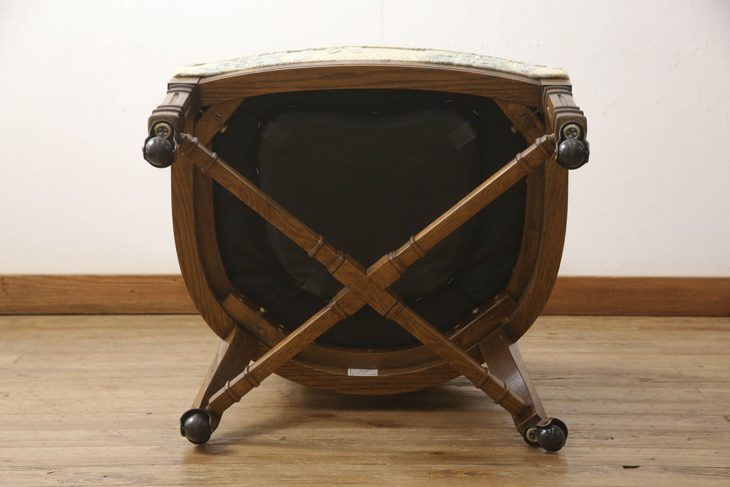 中古　美品　DREXEL HERITAGE(ドレクセルヘリテイジ)　くつろぎの時間を演出するキャスター付きアームチェア(椅子、イス、ダイニングチェア)(R-064378)