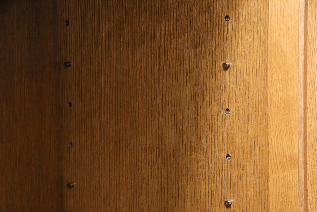 中古　美品　IDC大塚家具取り扱い　ブルックス　シックな佇まいが魅力的なサイドボード(定価約30万円)(リビングボード、戸棚、収納棚)(R-054914)