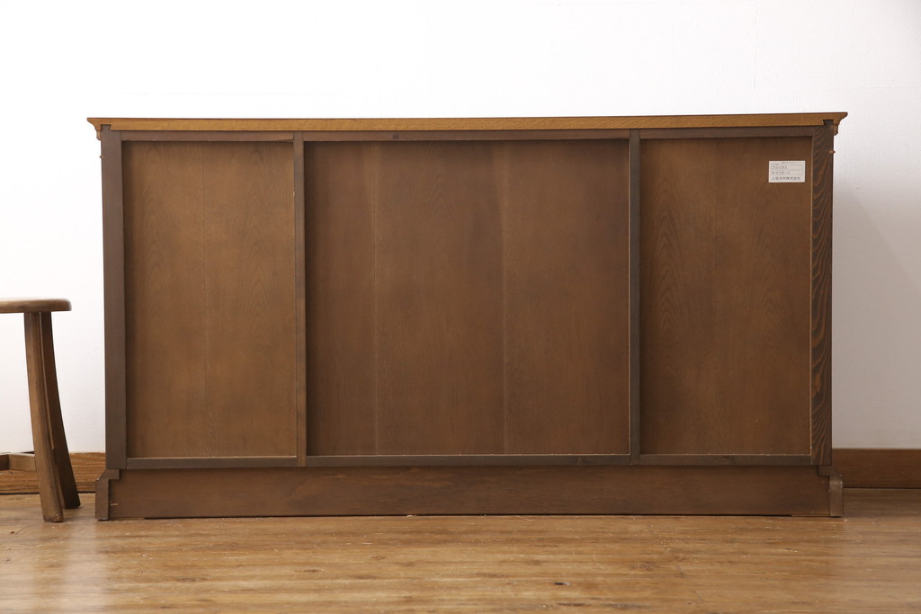 中古　美品　IDC大塚家具取り扱い　ブルックス　シックな佇まいが魅力的なサイドボード(定価約30万円)(リビングボード、戸棚、収納棚)(R-054914)