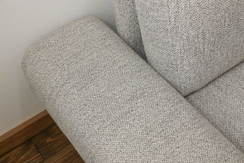 中古　展示美品　2019年8月購入　エスティック　フォルマックス(formax)　パンナ(PANNA)　フェザー　ナチュラルな空間づくりにおすすめの2P片肘ソファ(右)+片肘ロングシートソファ(左)セット(二人掛けソファ、カウチソファ、ロングソファ)(定価約86万8千円)(R-056023)