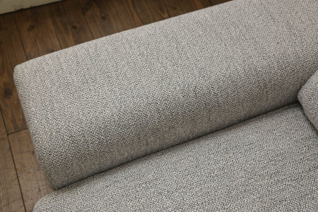 中古　展示美品　2019年8月購入　エスティック　フォルマックス(formax)　パンナ(PANNA)　フェザー　ナチュラルな空間づくりにおすすめの2P片肘ソファ(右)+片肘ロングシートソファ(左)セット(二人掛けソファ、カウチソファ、ロングソファ)(定価約86万8千円)(R-056023)