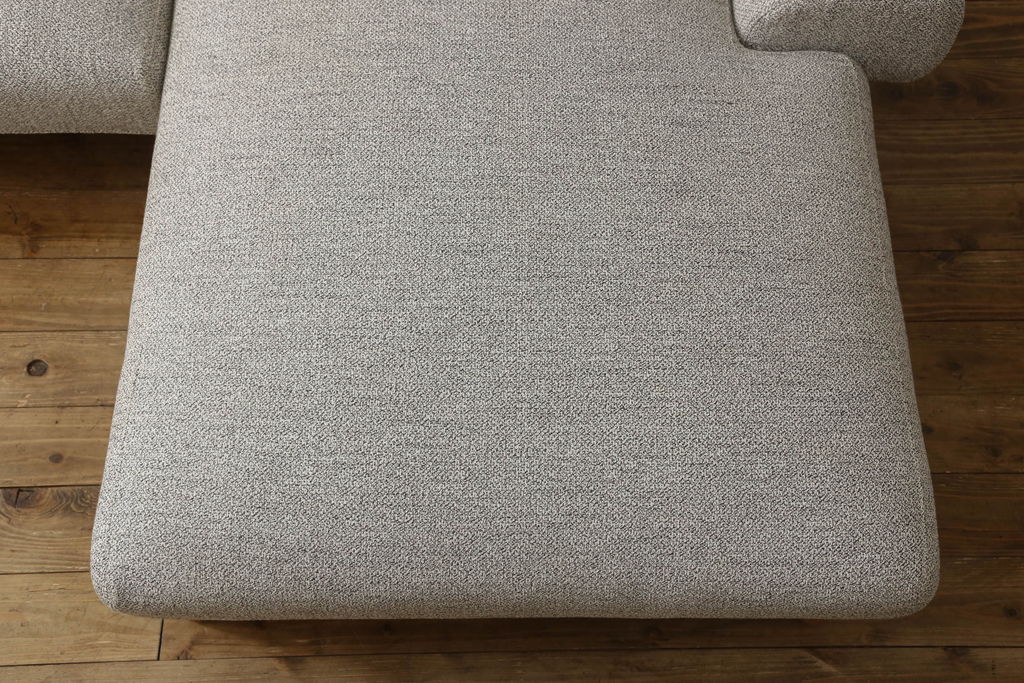 中古　展示美品　2019年8月購入　エスティック　フォルマックス(formax)　パンナ(PANNA)　フェザー　ナチュラルな空間づくりにおすすめの2P片肘ソファ(右)+片肘ロングシートソファ(左)セット(二人掛けソファ、カウチソファ、ロングソファ)(定価約86万8千円)(R-056023)