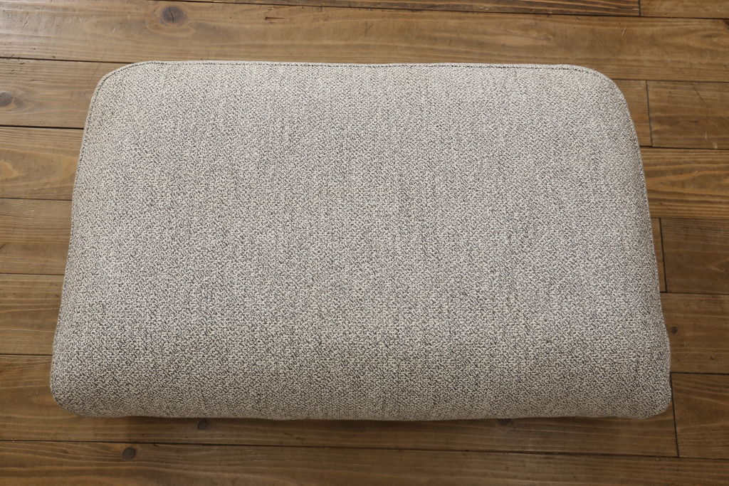 中古　展示美品　2019年8月購入　エスティック　フォルマックス(formax)　パンナ(PANNA)　フェザー　ナチュラルな空間づくりにおすすめの2P片肘ソファ(右)+片肘ロングシートソファ(左)セット(二人掛けソファ、カウチソファ、ロングソファ)(定価約86万8千円)(R-056023)