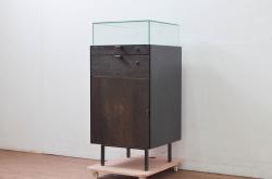 中古　美品　特注品　アンティーク調　収納付きのシンプルなショーケース(ガラスケース、Gケース、コレクションケース、ディスプレイケース、展示台、展示ケース、ジュエリーケース、飾り台、陳列台、サイドキャビネット、店舗什器)(R-077847)