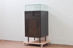 中古　美品　特注品　アンティーク調　収納付きのシンプルなショーケース(ガラスケース、Gケース、コレクションケース、ディスプレイケース、展示台、展示ケース、ジュエリーケース、飾り台、陳列台、サイドキャビネット、店舗什器)(R-077848)