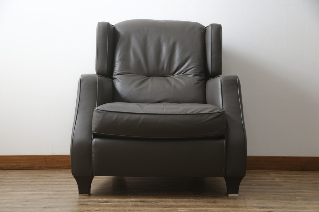 中古　プラスカーサ取り扱い　NATUZZI ITALIA(ナツッジイタリア)　AMADEUS(アマデウス)　メンズライクな空間づくりに活躍する1人掛けソファ(一人掛け、アームソファ、1P)(定価約45万円)(R-079099)