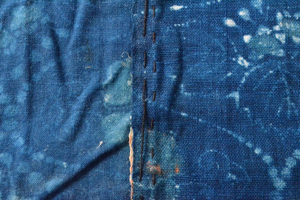 明治期　赤入り藍型染木綿古布(布団皮、藍染)(R-052917)