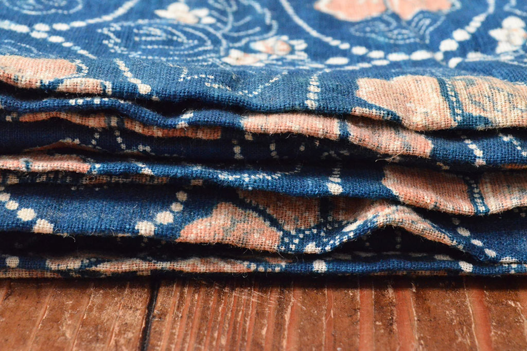 明治期 赤入り藍型染木綿古布(布団皮、藍染)(R-052918) | ラフジュ工房