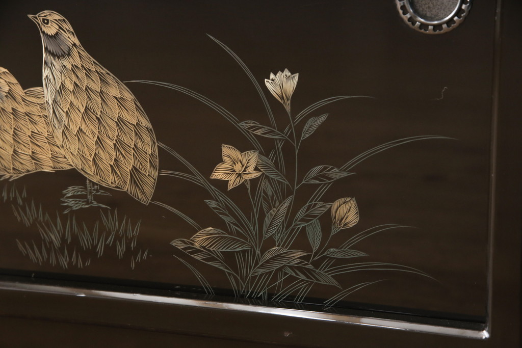 中古　美品　モリシゲ(MORISHIGE/森繁)　漆絵　繊細な絵柄が上品な雰囲気を醸し出す和棚(飾り棚、戸棚、茶棚)(R-055266)