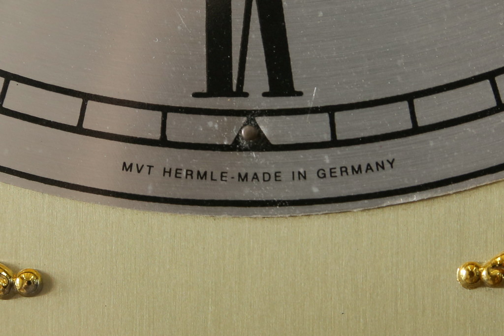 和製ビンテージ　未使用　展示品!!　ドイツ　Hermle(ヘルムレ)社製の時計付き(分銅式　振り子付き)　縞黒檀(シマコクタン)　螺鈿(ラデン)　象嵌入り　細やかな装飾が美しいホールクロック(時計台、振り子時計、ヴィンテージ)(R-076262)