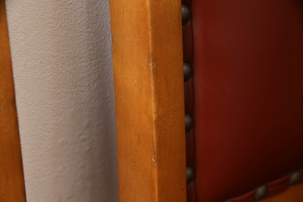 中古　美品　横浜クラシック家具　ダニエル(daniel)　ミッシェル　本革　クラシカルな雰囲気漂うデザインがおしゃれなレザーチェア2脚セット(ダイニングチェア、椅子、本革)(1脚定価約20万円)(R-063229)