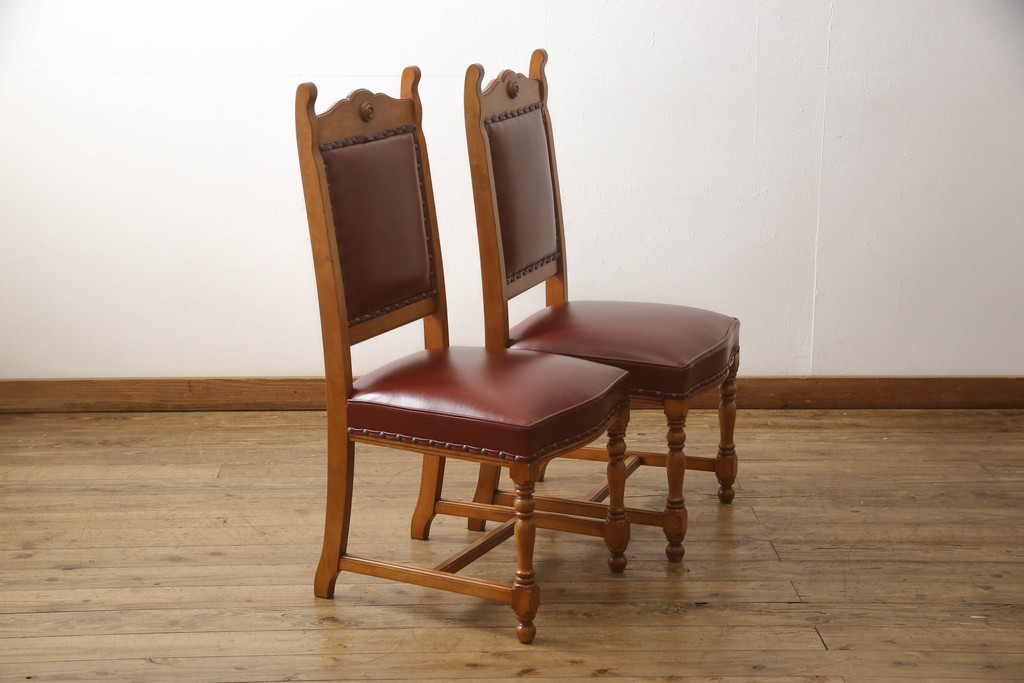 中古　美品　横浜クラシック家具　ダニエル(daniel)　ミッシェル　本革　クラシカルな雰囲気漂うデザインがおしゃれなレザーチェア2脚セット(ダイニングチェア、椅子、本革)(1脚定価約20万円)(R-063230)