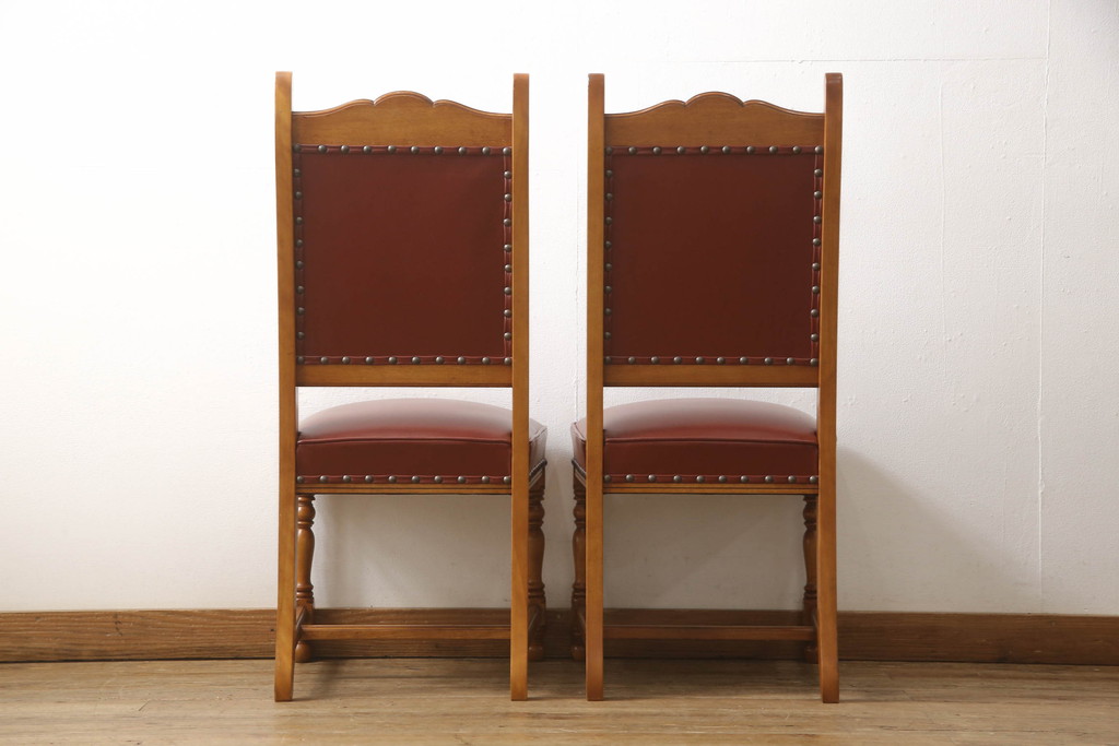 中古　美品　横浜クラシック家具　ダニエル(daniel)　ミッシェル　本革　クラシカルな雰囲気漂うデザインがおしゃれなレザーチェア2脚セット(ダイニングチェア、椅子、本革)(1脚定価約20万円)(R-063230)