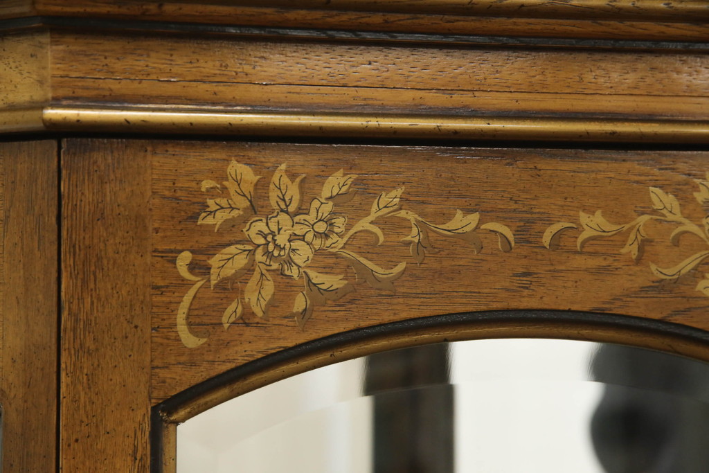 中古　美品　DREXEL HERITAGE(ドレクセルヘリテイジ)　象嵌入り　花の意匠がエレガントなキュリオケース(ガラスケース、ショーケース、飾り棚)(R-058692)