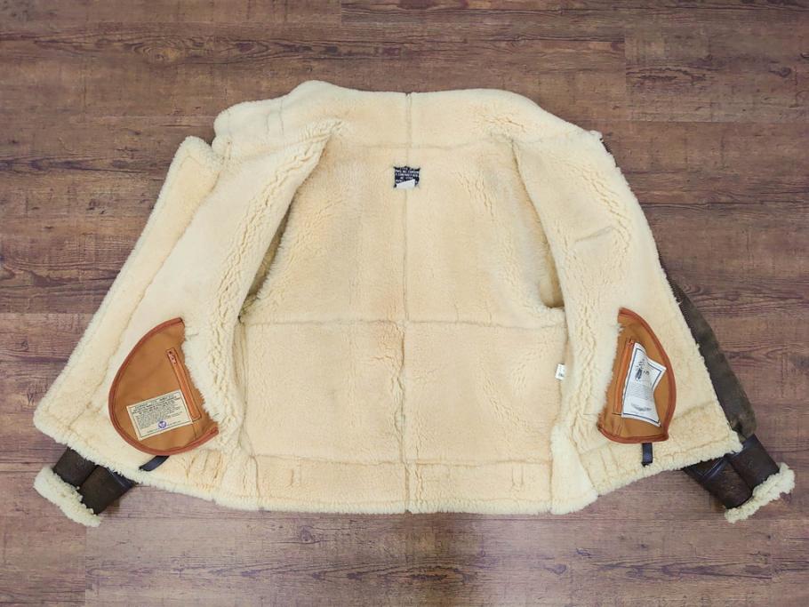 アメリカ　AVIREX(アヴィレックス)　羊革　TYPE  B-3　サイズ42　フライトジャケット(アビレックス、ブラウン、茶色、毛皮、ムートン、ボマージャケット、空軍、ミリタリーウェア、アウター、ボンバージャケット、シープスキン、USA製)(R-079597)