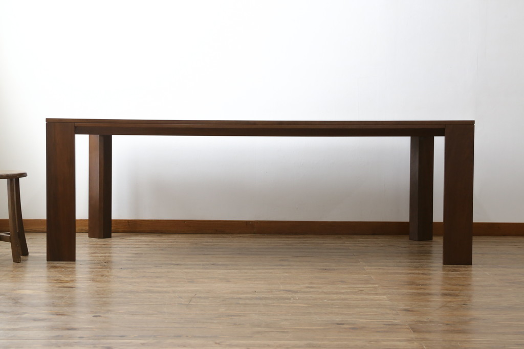 中古　カリモク家具(karimoku)　domani(ドマーニ)　Excel-Life(エクセルライフ)　ウォールナット材　直線のシルエットが印象的なダイニングテーブル(食卓、作業台、机、4人掛け、6人掛け)(定価約56万円)(R-072925)