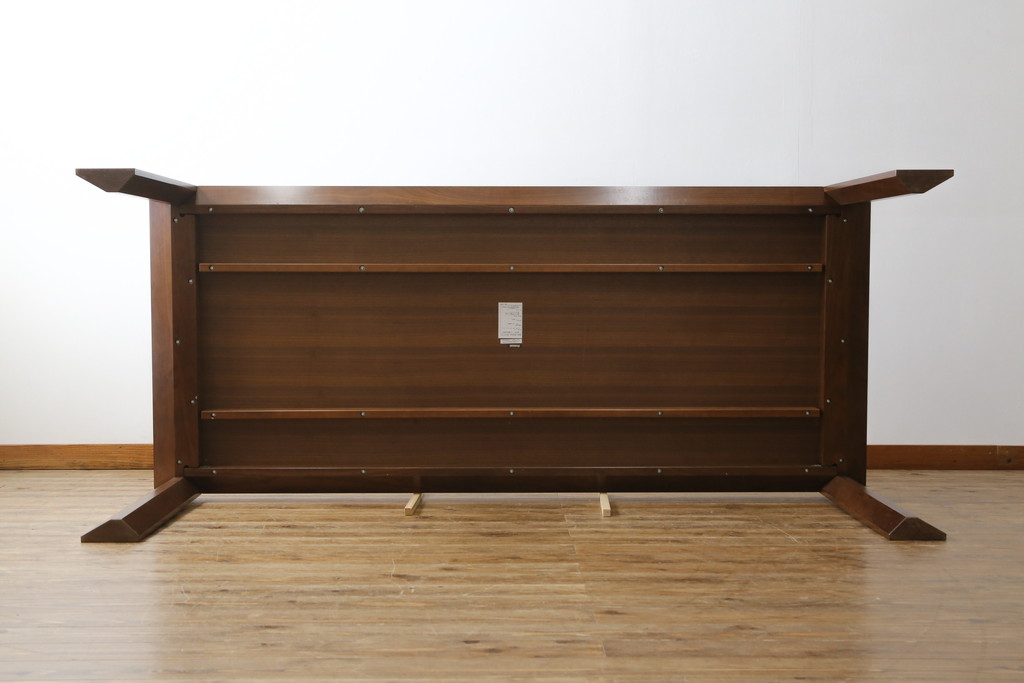 中古　カリモク家具(karimoku)　domani(ドマーニ)　Excel-Life(エクセルライフ)　ウォールナット材　直線のシルエットが印象的なダイニングテーブル(食卓、作業台、机、4人掛け、6人掛け)(定価約56万円)(R-072925)
