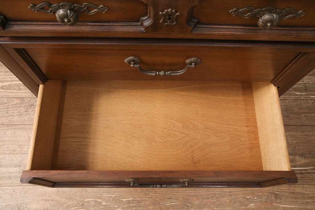 ヴィンテージ　DREXEL HERITAGE(ドレクセルヘリテイジ)　希少品!Italian Provincial(イタリアン プロヴィンシャル)シリーズのマホガニー材製キャビネット(定価約45万円)(収納棚、飾り棚、ビンテージ)(R-047874)