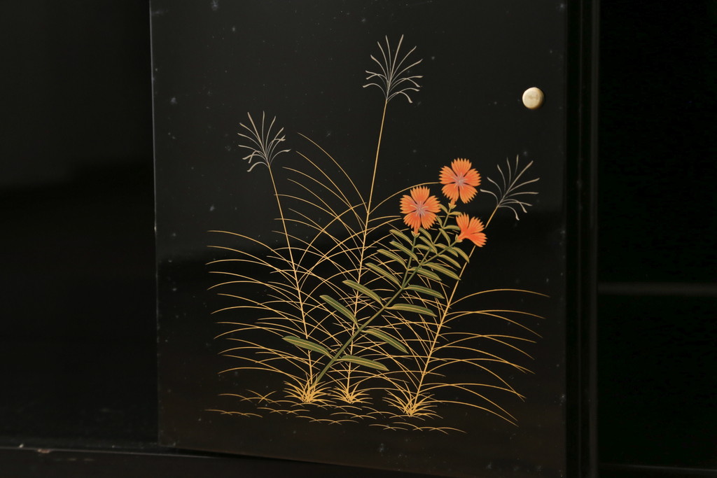 中古　輪島塗り　明斎　内扉にも精細で美しい蒔絵が施された贅沢な漆塗りの飾り棚(茶棚、違い棚、収納棚、戸棚)(定価約300万円)(R-079545)