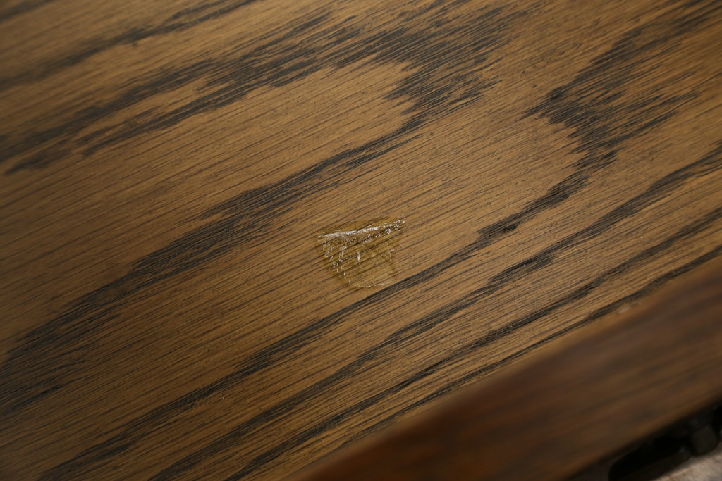 中古　old charm(オールドチャーム)　オーク材　深みのある色合いとアンティーク調のデザインが魅力的な組立て式両袖机(デスク、ニーホールデスク、プレジデントデスク、在宅用、在宅ワーク用、英国)(R-075358)