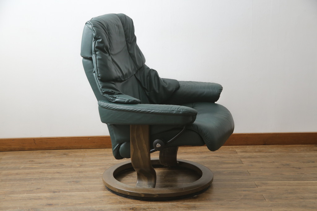 中古　EKORNES(エコーネス)　本革　ロングセラー!!一番人気のストレスレス レノ クラシック(M)(レザー、アームチェア、リクライニングチェア、椅子、一人掛けソファ、1Pソファ)(R-079033)