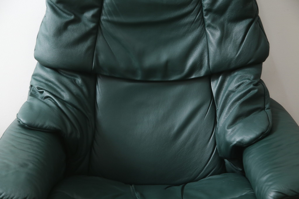 中古　EKORNES(エコーネス)　本革　ロングセラー!!一番人気のストレスレス レノ クラシック(M)(レザー、アームチェア、リクライニングチェア、椅子、一人掛けソファ、1Pソファ)(R-079033)
