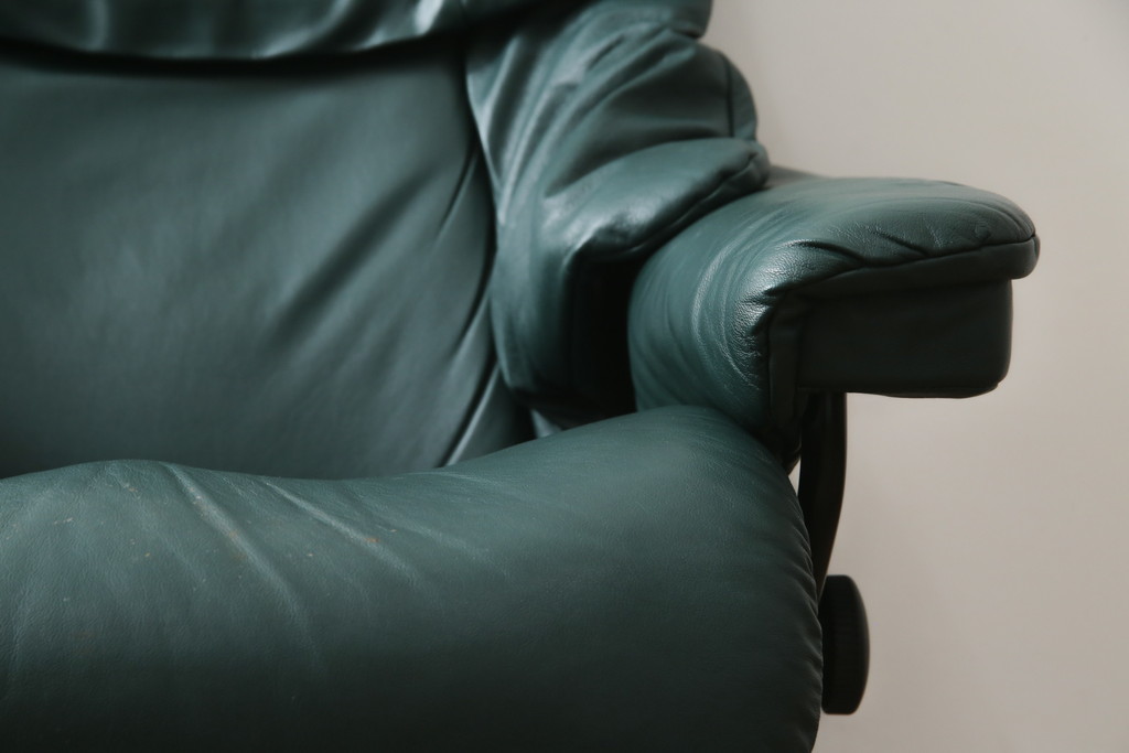 中古　EKORNES(エコーネス)　本革　ロングセラー!!一番人気のストレスレス レノ クラシック(M)(レザー、アームチェア、リクライニングチェア、椅子、一人掛けソファ、1Pソファ)(R-079033)