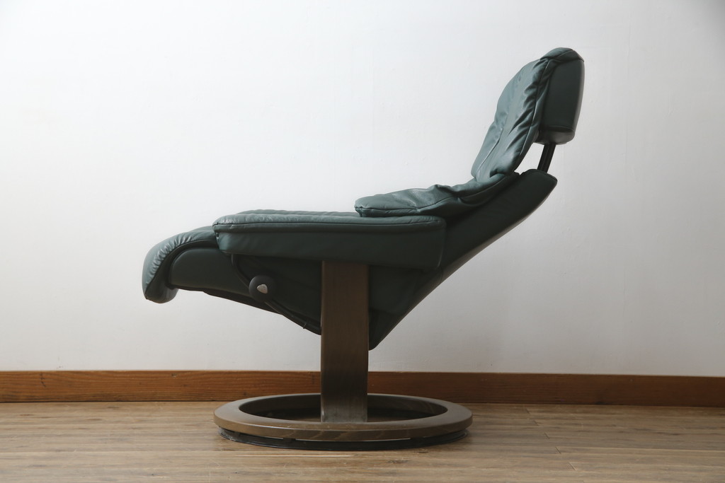 中古　EKORNES(エコーネス)　本革　ロングセラー!!一番人気のストレスレス レノ クラシック(M)(レザー、アームチェア、リクライニングチェア、椅子、一人掛けソファ、1Pソファ)(R-079033)