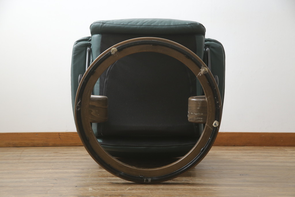 中古　EKORNES(エコーネス)　本革　ロングセラー!!一番人気のストレスレス レノ クラシック(M)(レザー、アームチェア、リクライニングチェア、椅子、一人掛けソファ、1Pソファ)(R-079033)