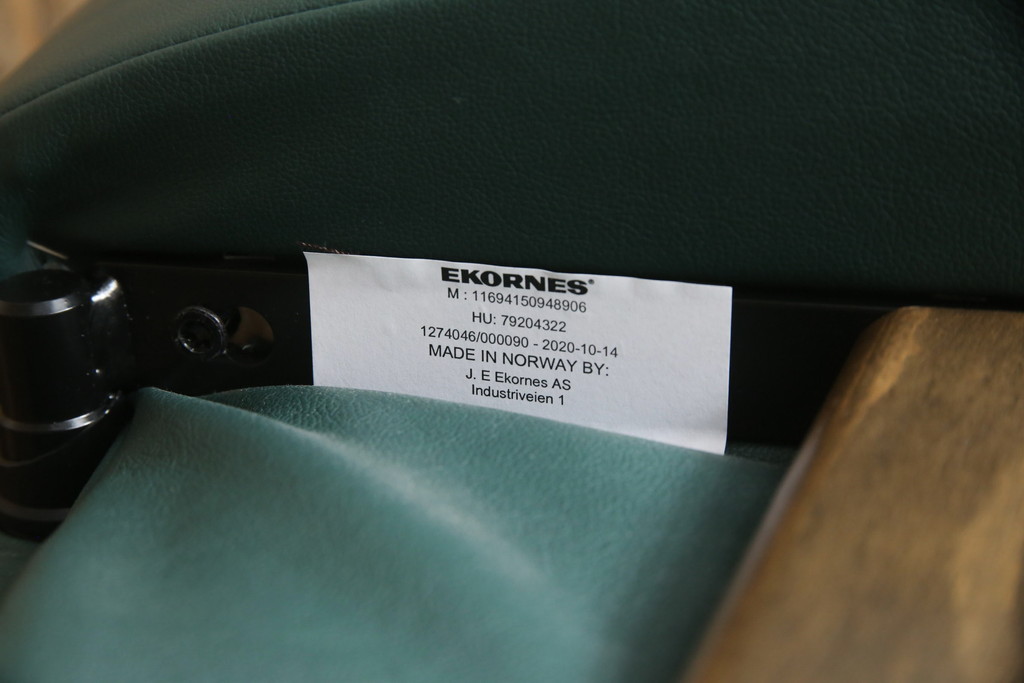 中古　EKORNES(エコーネス)　本革　ロングセラー!!一番人気のストレスレス レノ クラシック(M)(レザー、アームチェア、リクライニングチェア、椅子、一人掛けソファ、1Pソファ)(R-079033)