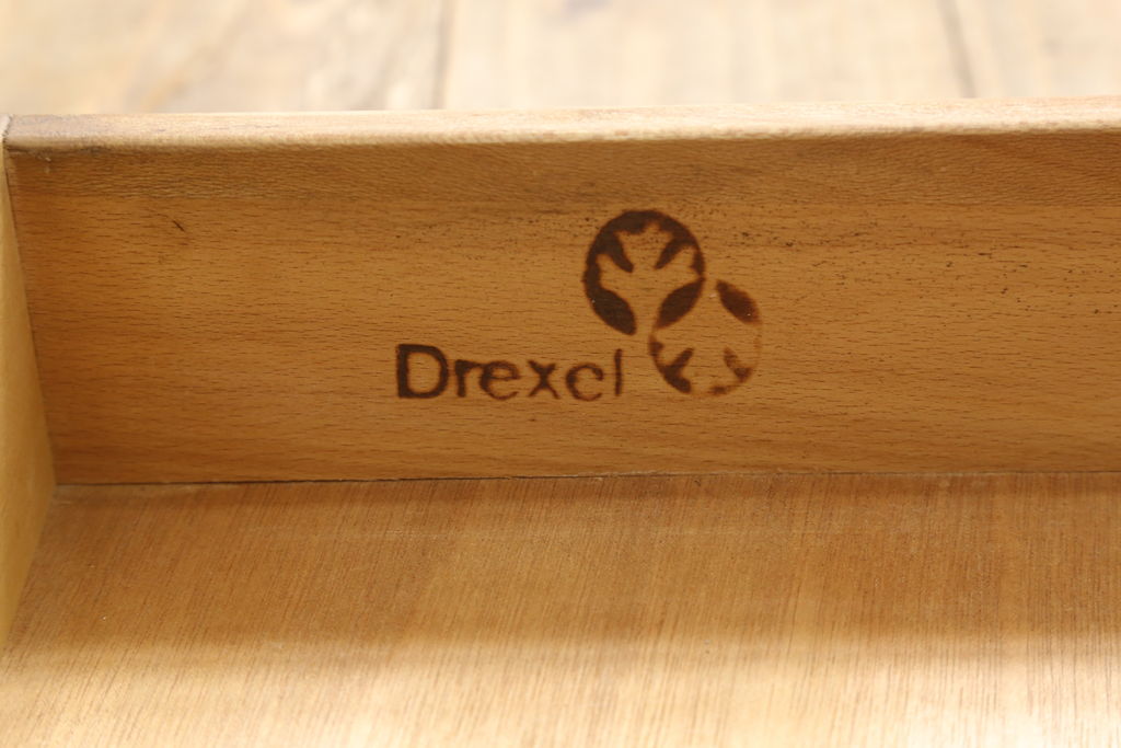 中古　DREXEL HERITAGE(ドレクセルヘリテイジ)　クラシカルな雰囲気が魅力!落ち着きのある空間を演出するサイドキャビネット(サイドテーブル、コンソールテーブル、ナイトテーブル、電話台)(R-058911)