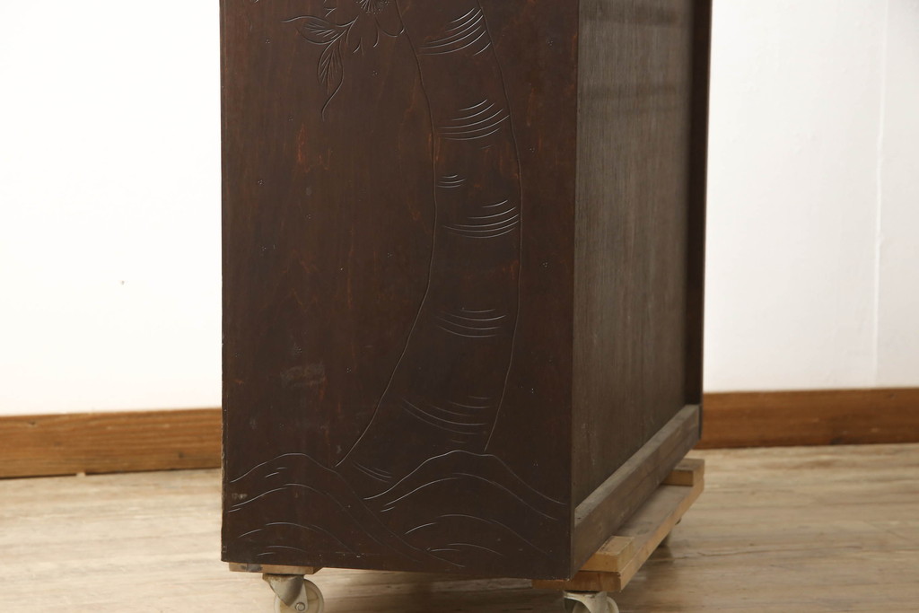 中古　美品　伝統工芸　軽井沢彫り　和モダンな雰囲気漂う本箱(収納棚、戸棚、ブックケース、書棚、飾り棚、キャビネット)(R-060035)