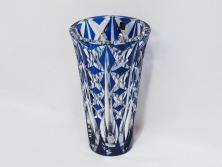 フランス　Saint Louis(サンルイ)　クリスタルガラス　青被せ　高さ 約30cm　キラリと輝くカッティングが見事なフラワーベース(花瓶、花生、花入、花器、カットガラス)(R-079522)