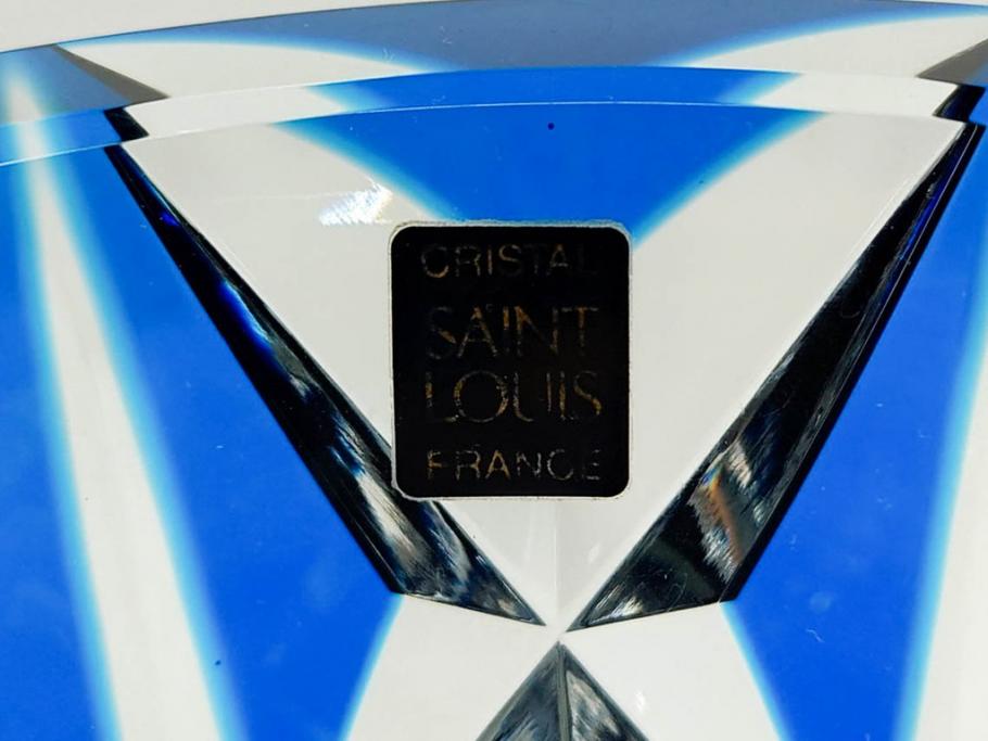 フランス　Saint Louis(サンルイ)　クリスタルガラス　青被せ　高さ 約30cm　キラリと輝くカッティングが見事なフラワーベース(花瓶、花生、花入、花器、カットガラス)(R-079522)