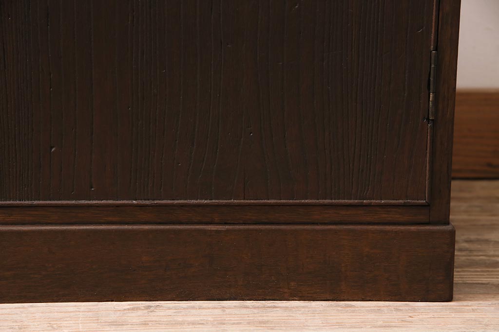 アンティーク家具　昭和初期　珍品　前板桐材・天板側板ナラ材　モダンデザインが素敵な収納棚(戸棚)(R-044617)