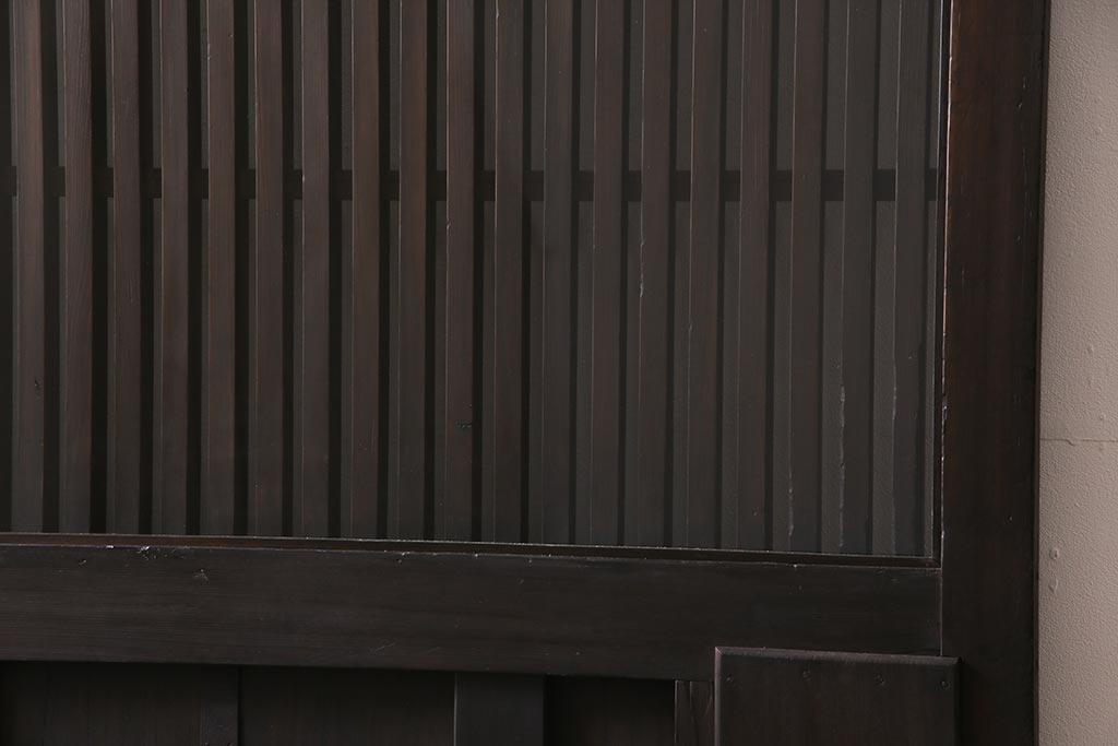 アンティーク建具　明治期　本体ヒノキ材・板部ケヤキ材　クリアガラス入り　落ち着いた和の雰囲気を演出する蔵戸(引き戸、玄関戸)(R-044599)