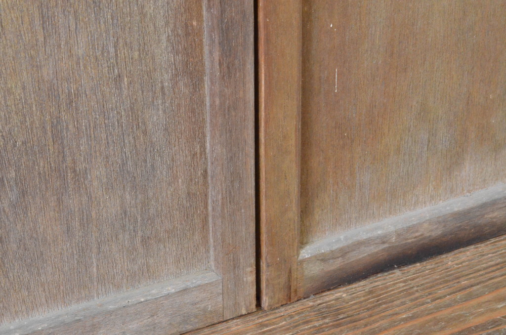 アンティーク建具　経年を感じさせる木味が魅力のガラス戸3枚セット(引き戸)(R-064639)