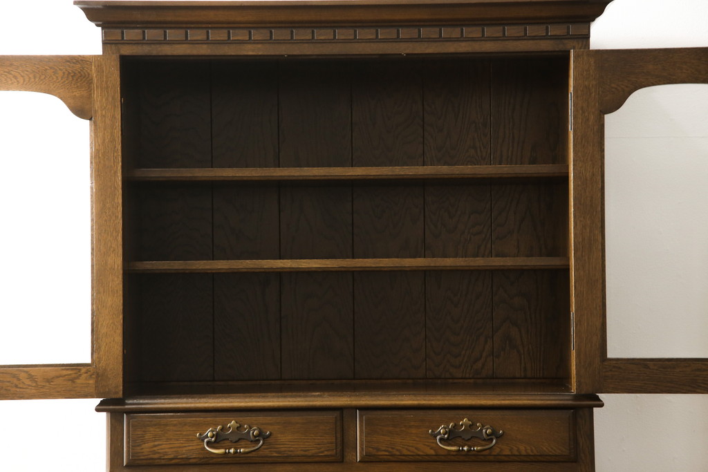 中古　横浜クラシック家具　ノックオンウッド(knockonwood)　Hand Made　上品なデザインが美しいカップボード(食器棚、飾り棚、戸棚、収納棚、キャビネット)(定価約55万円)(R-059932)