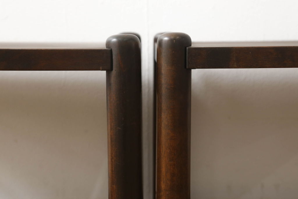 和製ビンテージ　希少な絶版品　北海道民芸家具　シンプルな佇まいがお部屋に取り入れやすい板座のスツール2脚セット(花台、サイドテーブル、飾り台、ヴィンテージ)(R-059088)