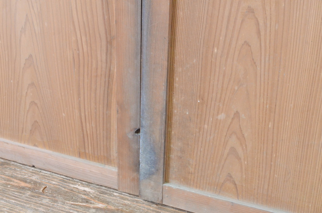 アンティーク建具　杉材　味わい深いシンプルな板戸窓4枚セット(引き戸)(R-065031)
