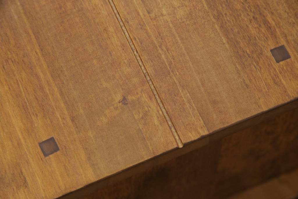 中古　超美品　LAURA　ASHLEY(ローラアシュレイ)　Garrat(ギャラット)　アンティーク仕上げのカバ材製コーヒーテーブル(スモールボックス、センターテーブル、リビングテーブル)(R-055322)