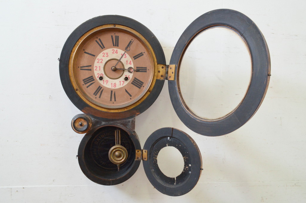 アンティーク時計　アメリカ　E. INGRAHAM&CO.BRISTOL(イングラハム)　歴史を刻んだ風合いが趣溢れる四つ丸本だるま時計(本ダルマ時計、掛け時計、柱時計、古時計、振り子時計)(R-072243)